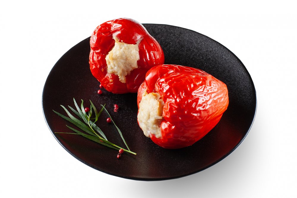 Перец, фаршированный мясом и рисом