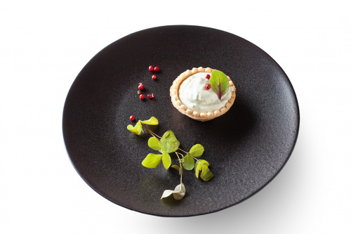 Тарталетки с творожным сыром и огурцом