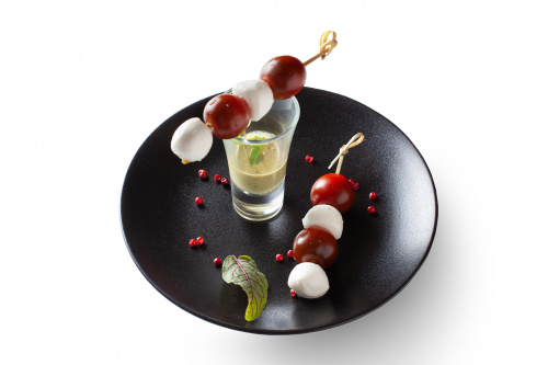 Мини-капрезе (итальянская закуска)